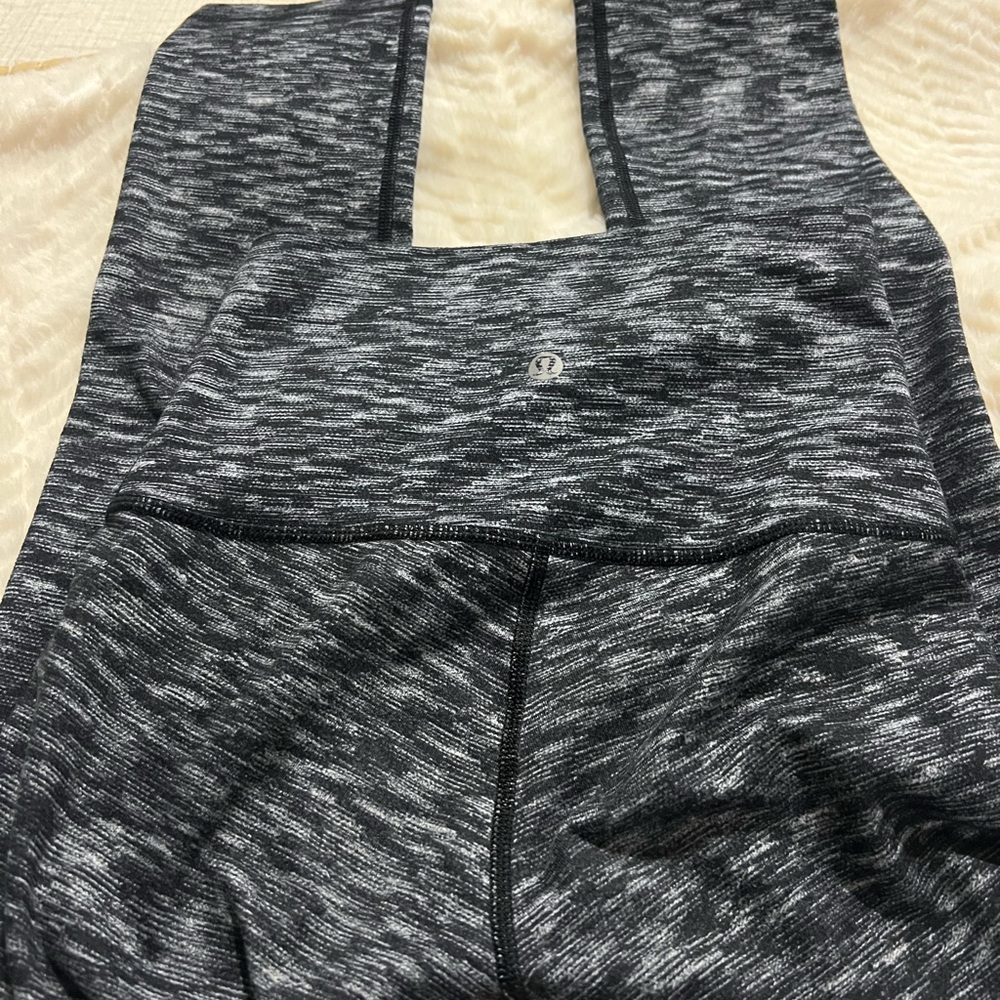 Lululemon Black and Gray Patterned Leggings size 2